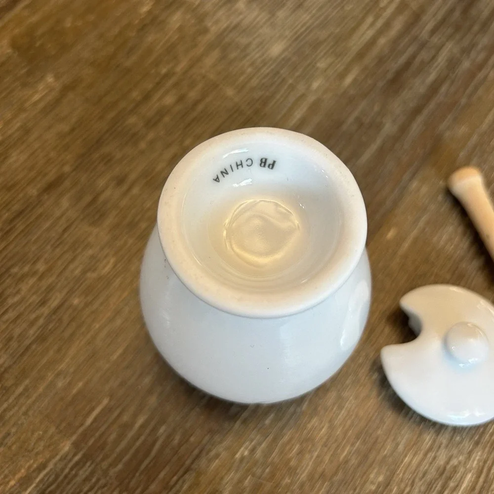 Pottery Barn Great White Honey Pot Jar Lid Wooden Dipper 3.5